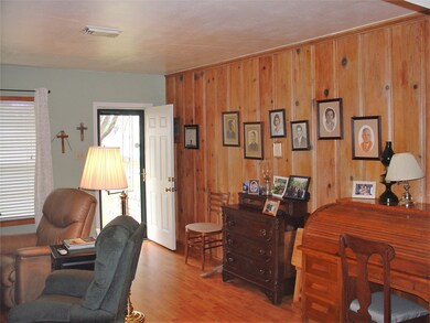 1403 Penick Rd, Waller, TX 77484 - photo 4