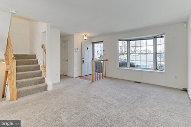 13833 Laura Ratcliff Ct, Centreville, VA 20121 - photo 3