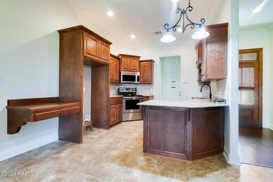 7-web-or-mls-403 Brooks Passage-7