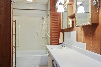 2 Hickory St, Three Oaks, MI 49128 - photo 6