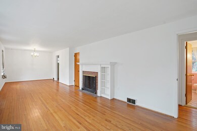 1810 Clinton Rd, Norristown, PA 19403 - photo 5