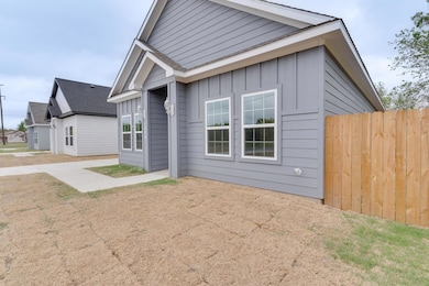 1010 S Smith St, Ennis, TX 75119 - photo 6