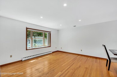 153 Wes Flo Ct, Kunkletown, PA 18058 - photo 4