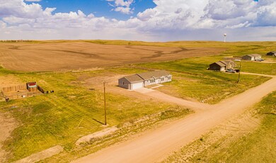 14991 Cochise St, Williston, ND 58801 - photo 3