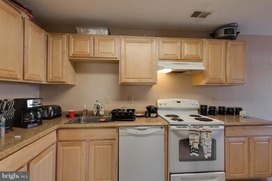 7655 Woodbine Dr, Laurel, MD 20707 - photo 4