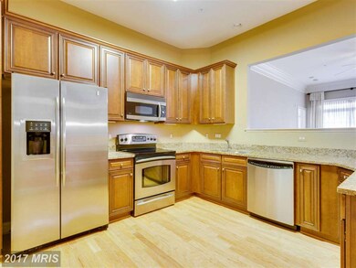7871 Rolling Woods Ct unit 402, Springfield, VA 22152 - photo 6