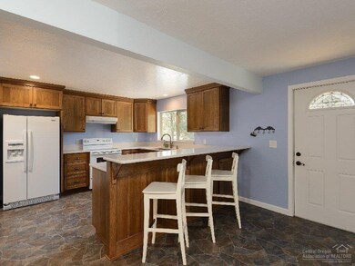 20904 Desert Woods Dr, Bend, OR 97702 - photo 4