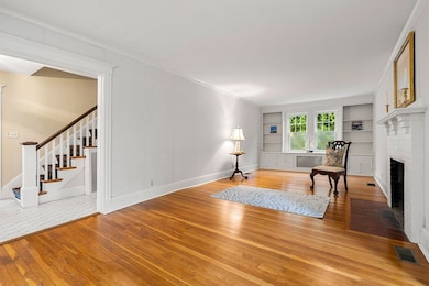 8 Warren Rd, Marblehead, MA 01945 - photo 3