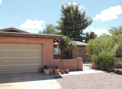 1008 E Geneva St (24)