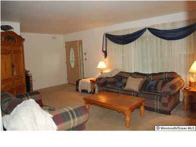 39 Wyncrest Rd, Marlboro, NJ 07746 - photo 3