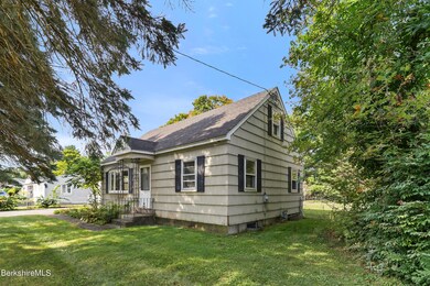 35 Robert St, Pittsfield, MA 01201 - photo 2