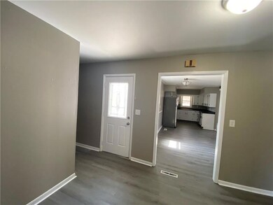 605 E 13th St N, Newton, IA 50208 - photo 5