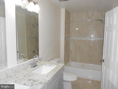 10206 Faire Commons Ct, Burke, VA 22015 - photo 6