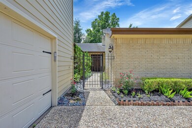 14915 El Miranda Dr, Houston, TX 77095 - photo 3