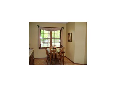 Kitchen. Dining area