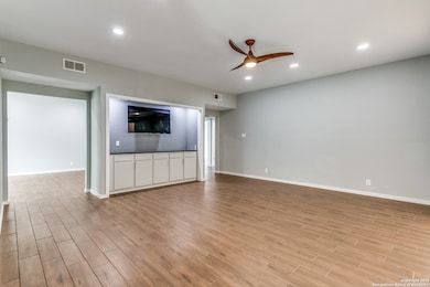 3678 Hidden Dr unit 604, San Antonio, TX 78217 - photo 5