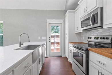 406 Martin Luther King St, Denison, TX 75020 - photo 6