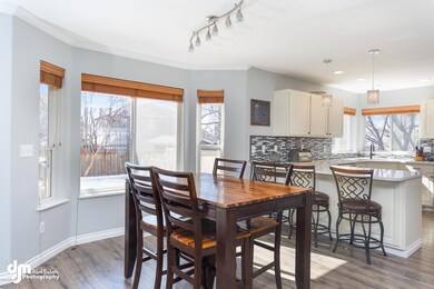 Dining & Kitchen