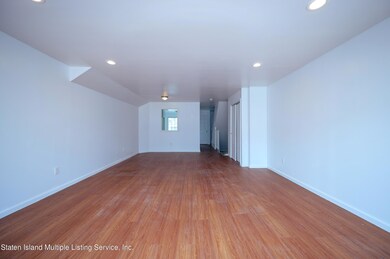 28 Waterview Ct, Staten Island, NY 10305 - photo 5
