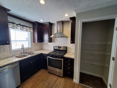 24 Bluebird Hill Dr unit 400, Orion Township, MI 48359 - photo 2