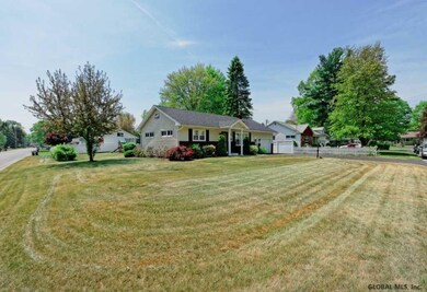 5 Bertone Dr, Schenectady, NY 12306 - photo 2