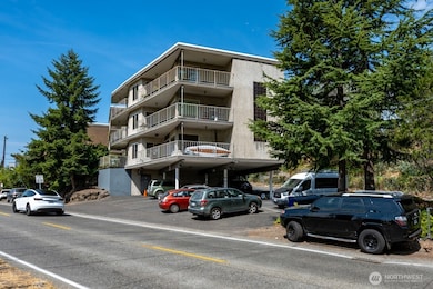 401 NE 40th St, Seattle, WA 98105 - photo 4