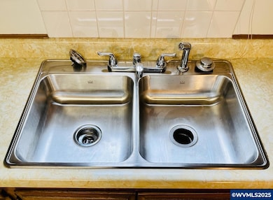 1800 Lakewood Ct, Eugene, OR 97402 - photo 7