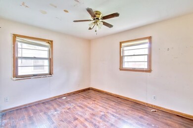 7302 E Castle Dr, Wichita, KS 67207 - photo 7