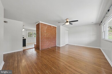3993 Orange St, Triangle, VA 22172 - photo 5