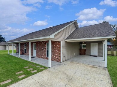 317 E Spillman St, Gonzales, LA 70737 - photo 2