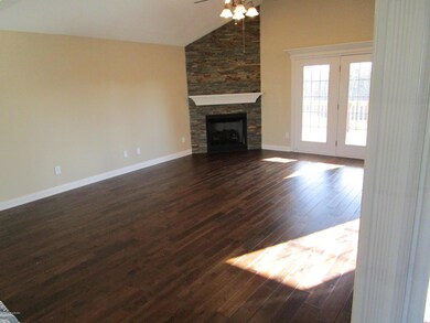 365 Crescent View Dr, Shepherdsville, KY 40165 - photo 4