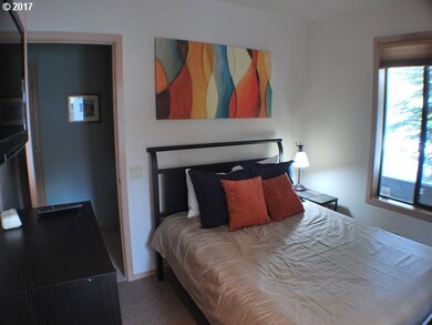 57937 Eaglewood unit 8, Sunriver, OR 97707 - photo 6