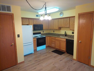 4710 Chadwick Rd unit 3, Cedar Falls, IA 50613 - photo 2