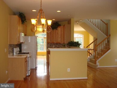 20389 Fallsway Terrace unit 53, Sterling, VA 20165 - photo 4