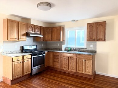 135 Independence Ave unit 3, Quincy, MA 02169 - photo 2