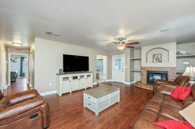 5-web-or-mls-2186 Hagood Loop-002