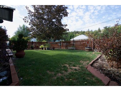 120 N Clark St, Canyon City, OR 97820 - photo 5