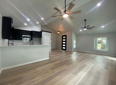 5700 Conejos Dr, Granbury, TX 76049 - photo 4