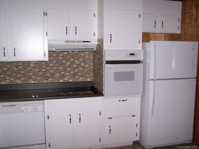 154 Hugo Ln, Statesville, NC 28677 - photo 2