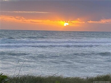 319 NE Golfview Cir unit 319, Stuart, FL 34996 - photo 5