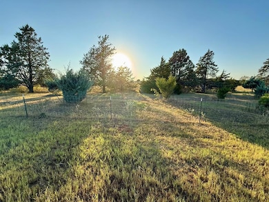 312 Interlaken St unit 20, Fredericksburg, TX 78624 - photo 2