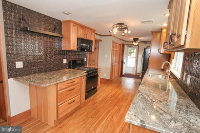 19 Edgehill Dr, Boyertown, PA 19512 - photo 6