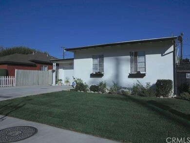 Partial view of the front of the house.