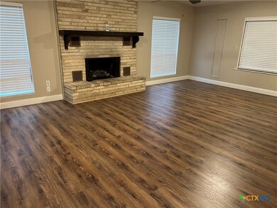 102 Rivercrest St, Luling, TX 78648 - photo 5