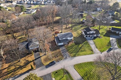 5873 Effingham Rd, Columbus, OH 43213 - photo 4