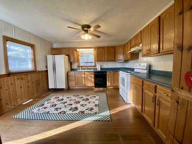 15 E Plum St, Greens Fork, IN 47345 - photo 4