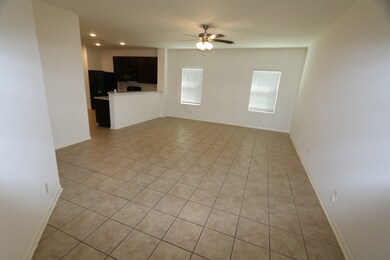 819 Junction Point Ln, Tomball, TX 77375 - photo 2