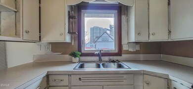 215 2nd St- MLS Size-15