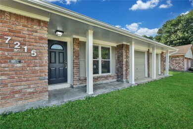 7215 Leaning Oak Dr, Houston, TX 77088 - photo 5