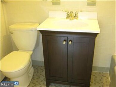 412 N Wayne Ave unit 307, Wayne, PA 19087 - photo 6